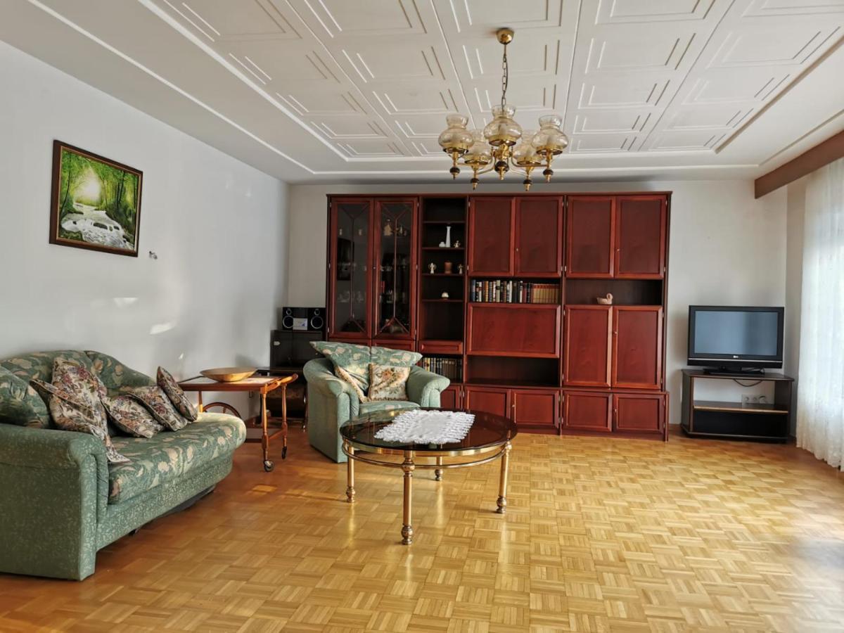Ferienwohnung Mit Garten Pirmasens Exterior foto